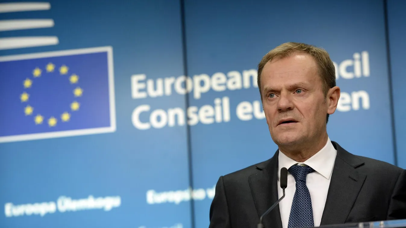 Tusk: Orosz kottából játszanak a lengyelek