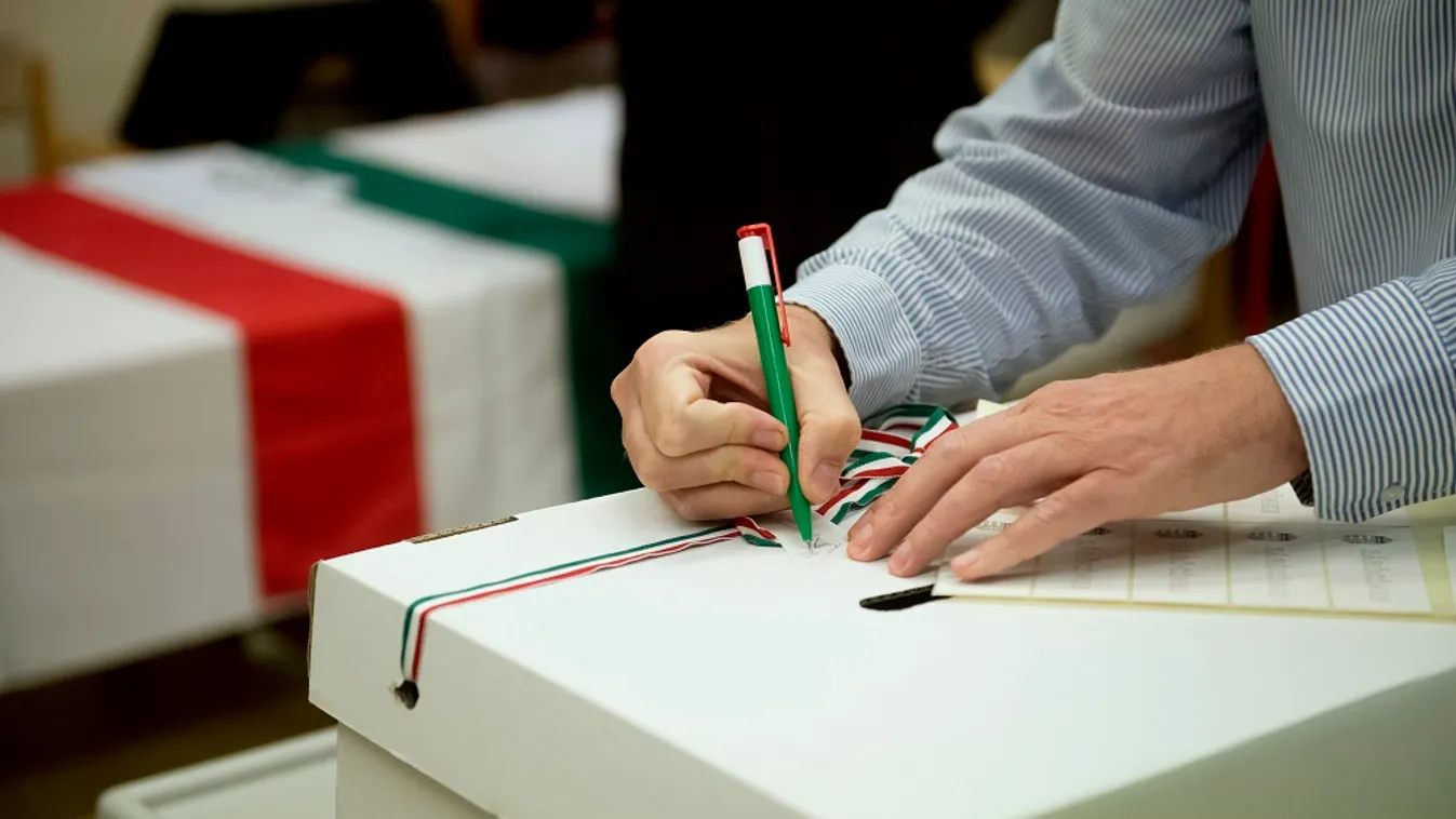 Péntekig postázzák a választási értesítőket