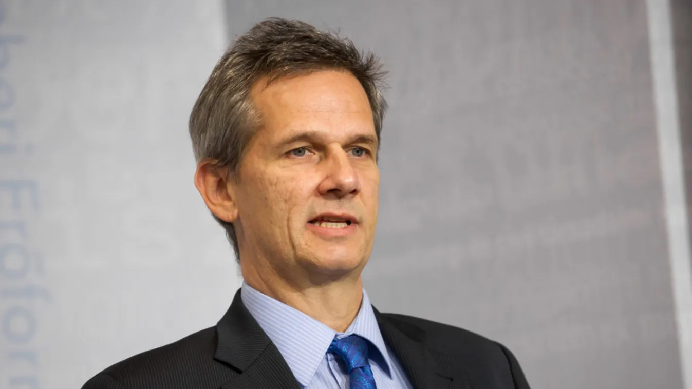 Beneda: a kormány elkötelezett a családok erősítése mellett