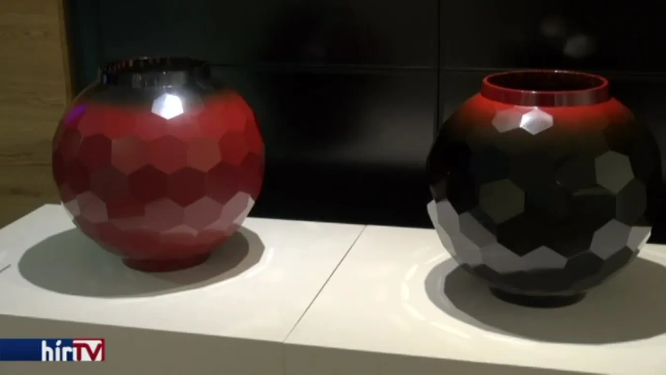 Ezer év gyöngyházfényű ragyogása