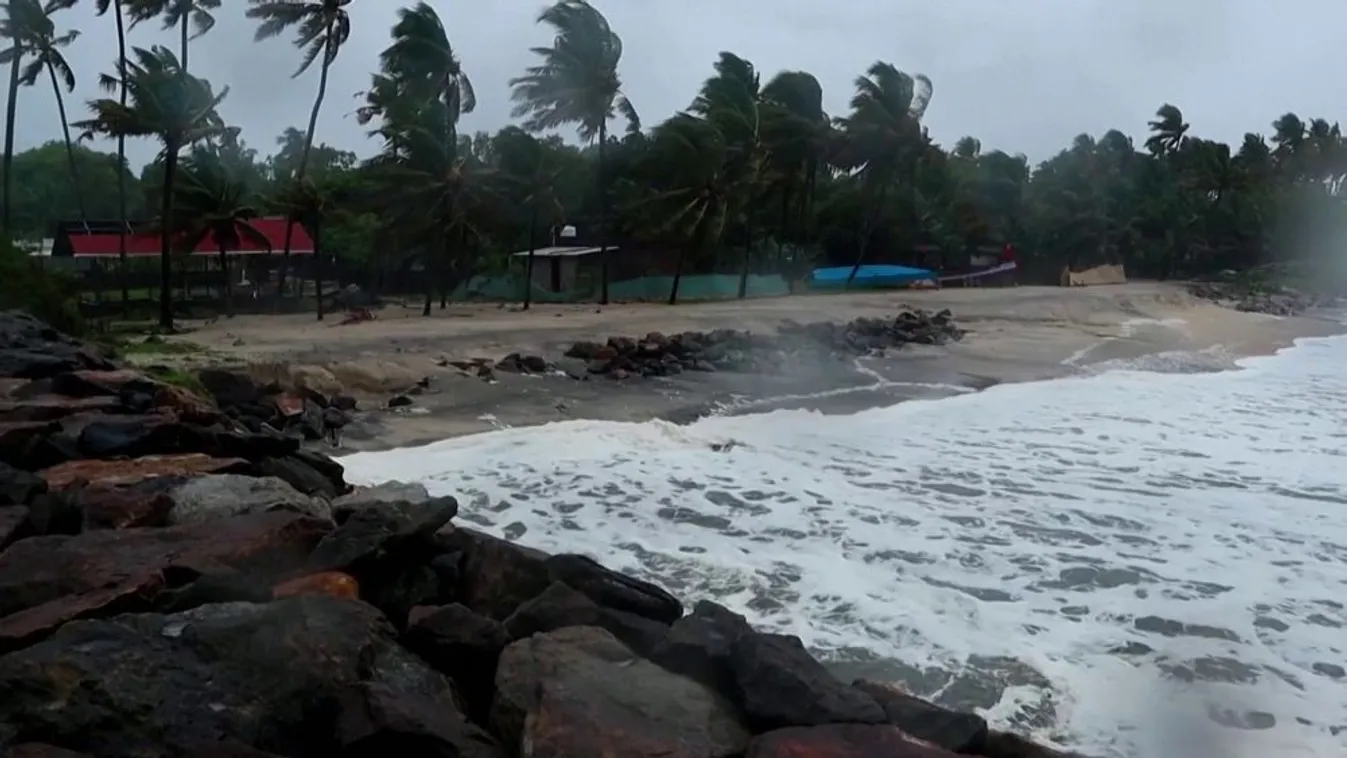 Trópusi ciklon tombol India déli részén