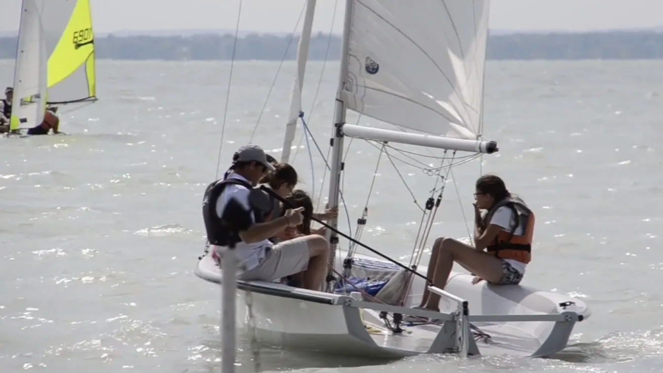 Országszerte nyílt napon ismerkedhettek a vitorlázás fortélyaival a fiatalok