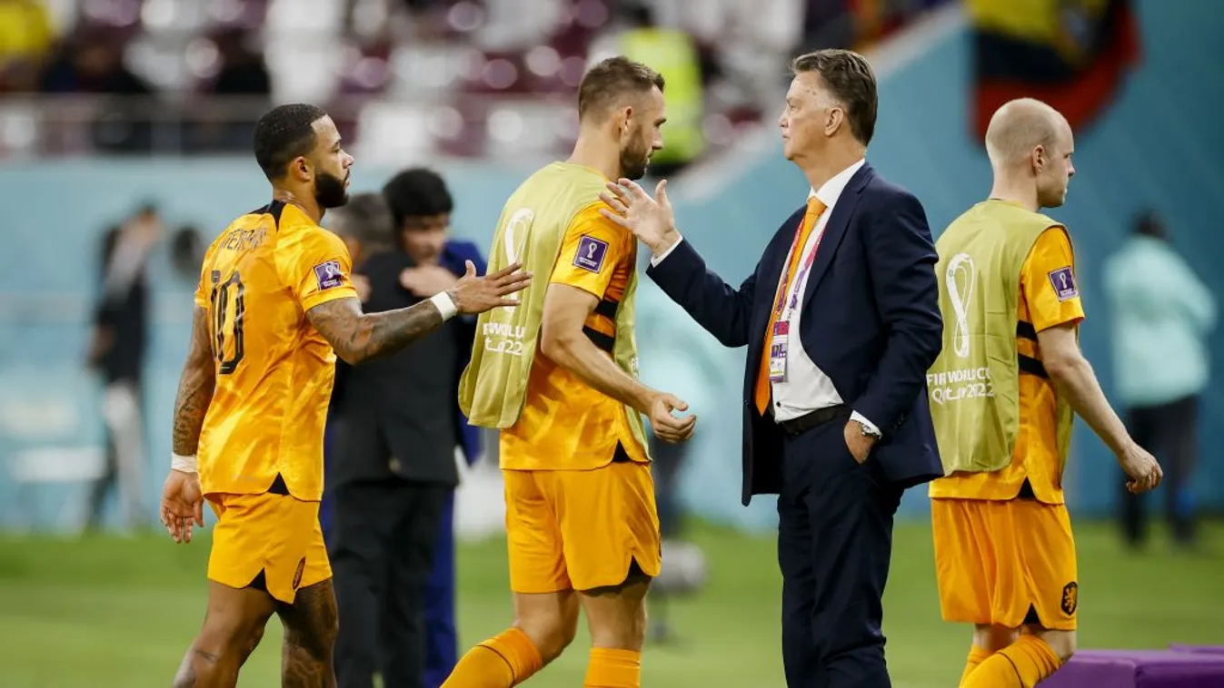 Hollandia és Ecuador döntetlenjével Katar kiesett