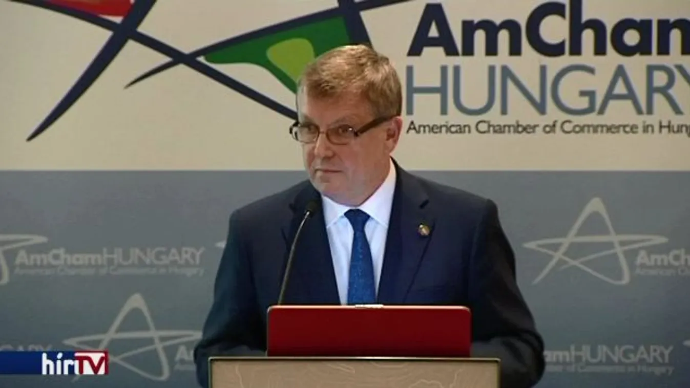 Matolcsy barátnője: Csak azért támadnak, mert nő vagyok