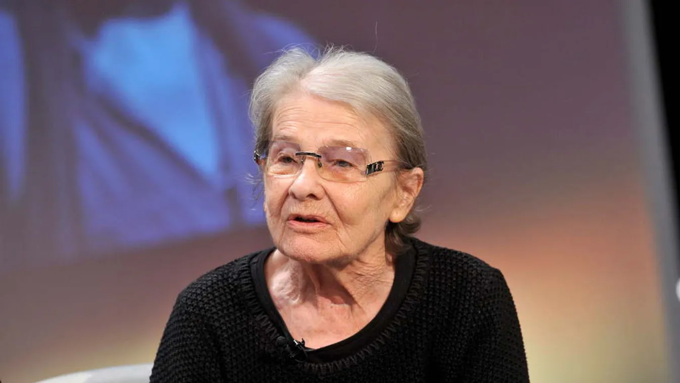 Ritkán látott fotókkal emlékezünk Törőcsik Marira