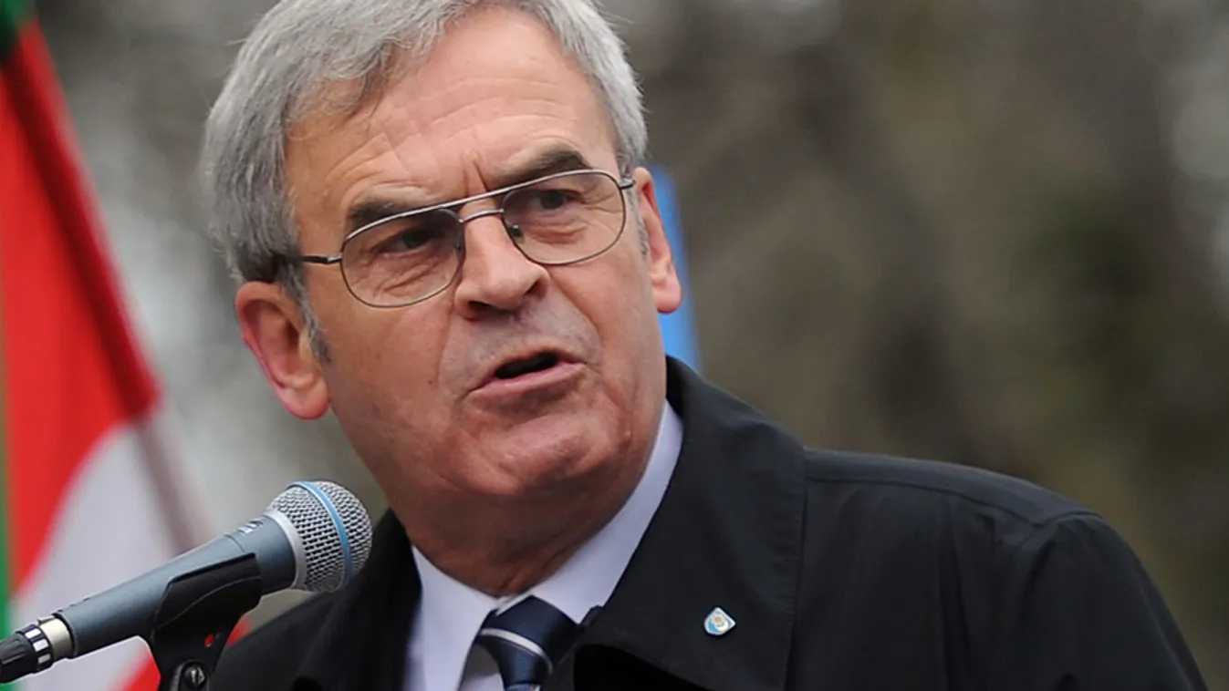 Tőkés László: A magyar betegeknek joguk van a magyarul beszélő orvoshoz