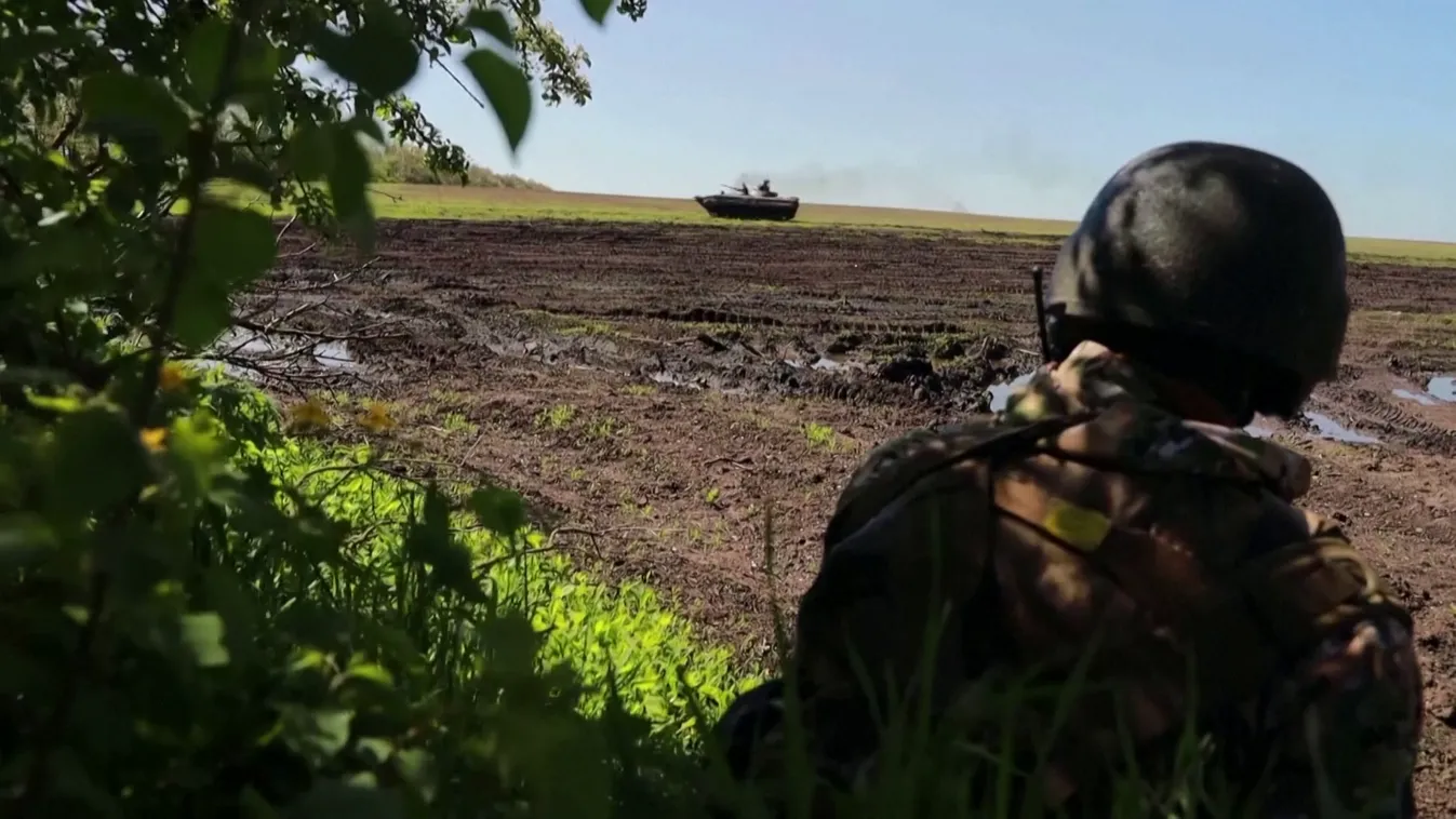 Háború Ukrajnában: Fejvesztve menekültek orosz alakulatok a fronton