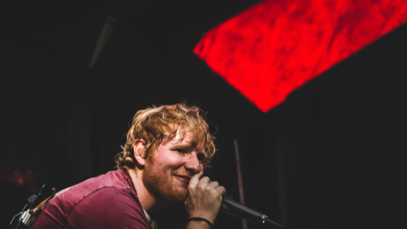 A helyi rendőrség megszakította Ed Sheeran utcai koncertjét Indiában