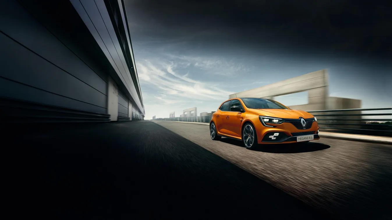 Versenypályán is kipróbáljuk az új Megane RS-t – Garázs