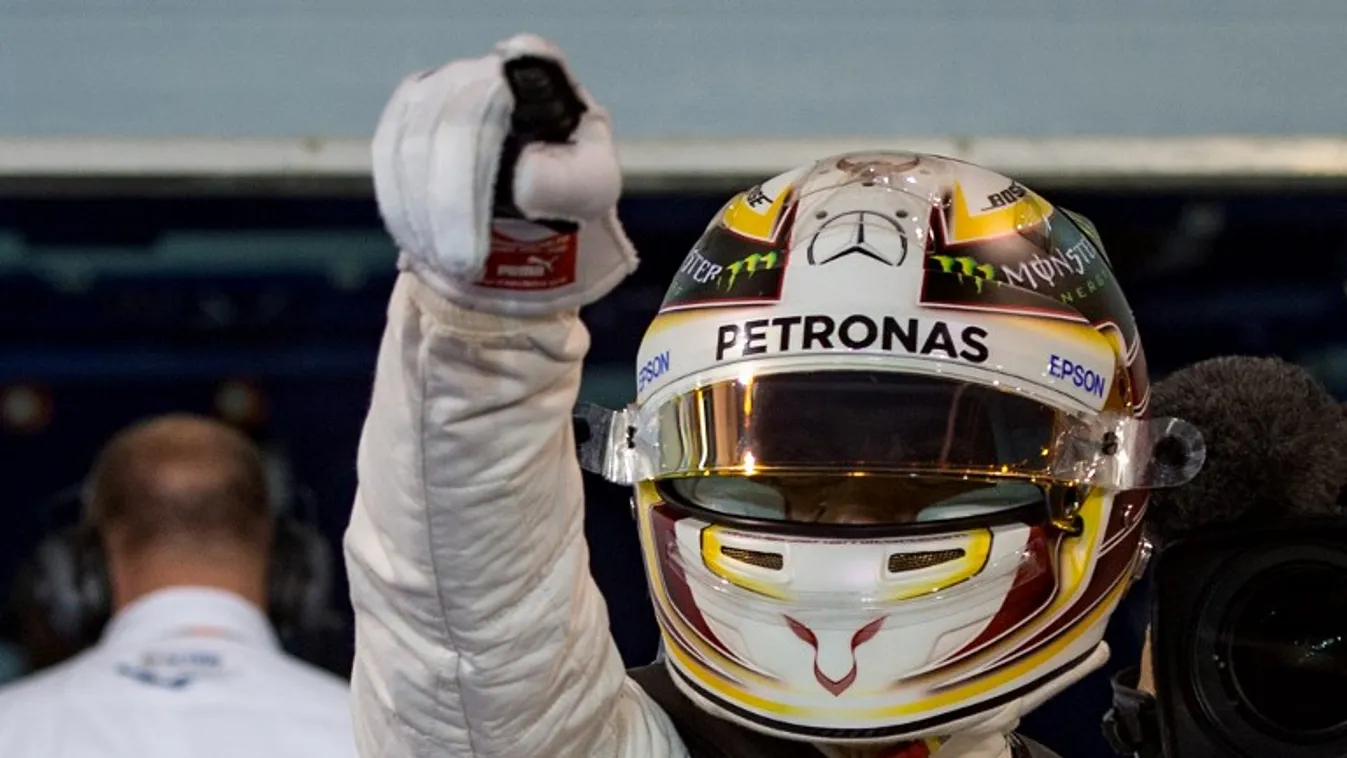 Pályarekorddal nyerte a bahreini időmérőt Hamilton
