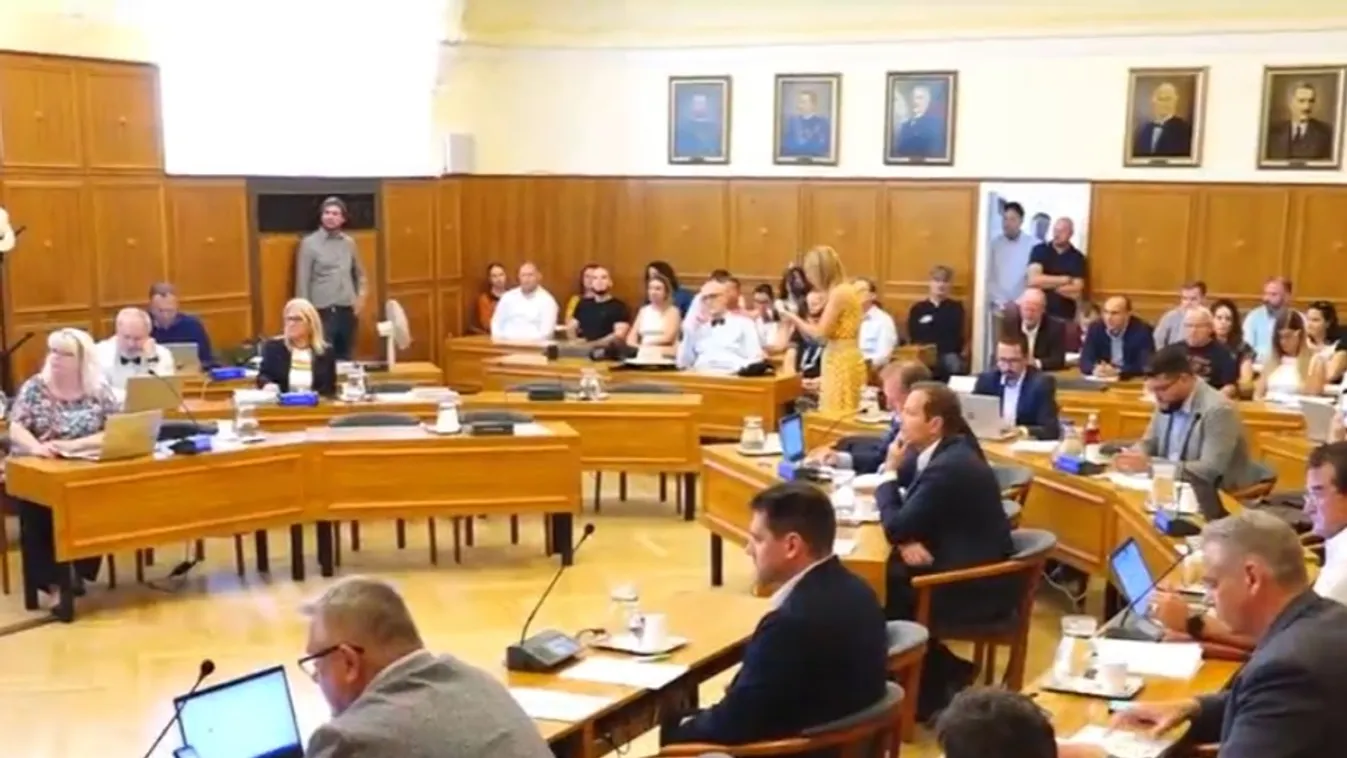 A Fidesz szerint a pécsi balliberális vezetés mutyiházát csinált a városházából + videó