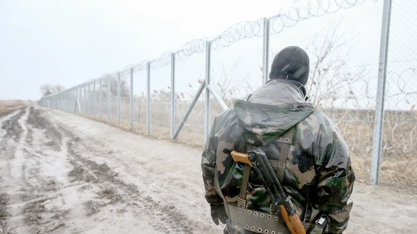 Elbukhatja házát a határkerítés miatt