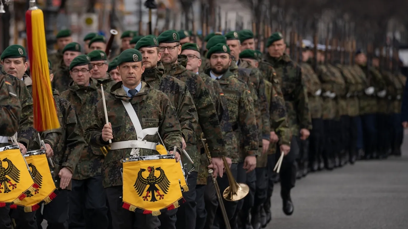 Katonai céljai elérése érdekében hadkötelezettséget vezethet be Németország