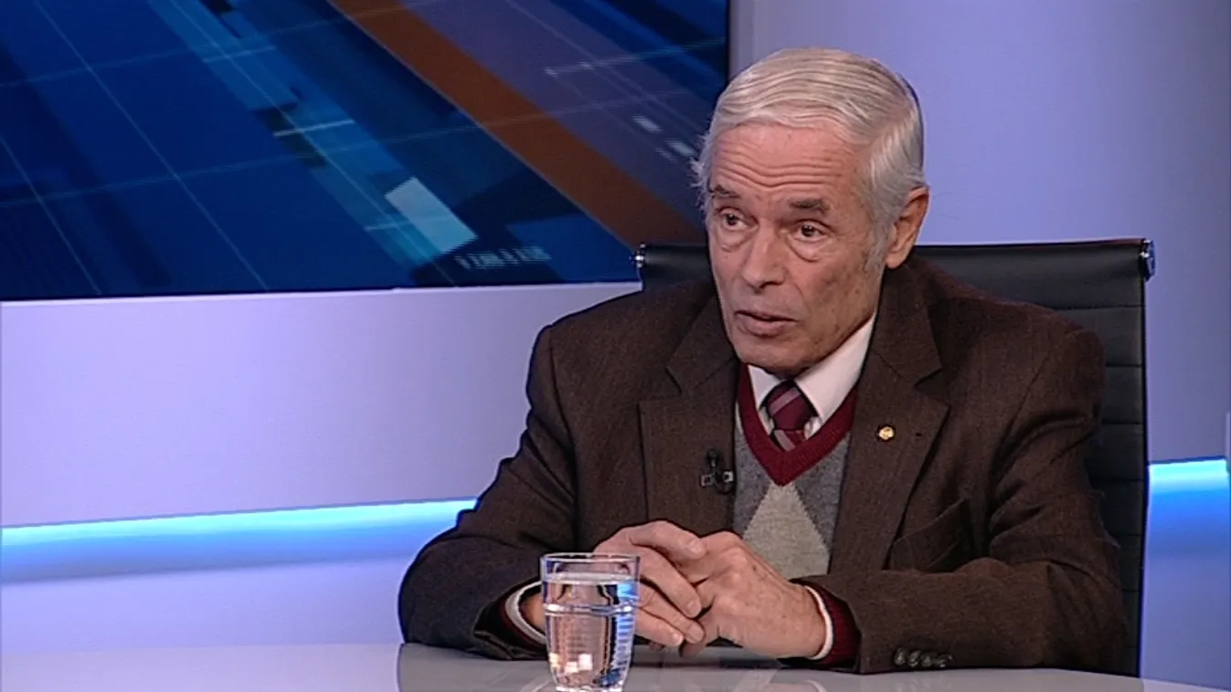 A Professzorok Batthyány Körének elnöke is küld pénzt a Fidesznek