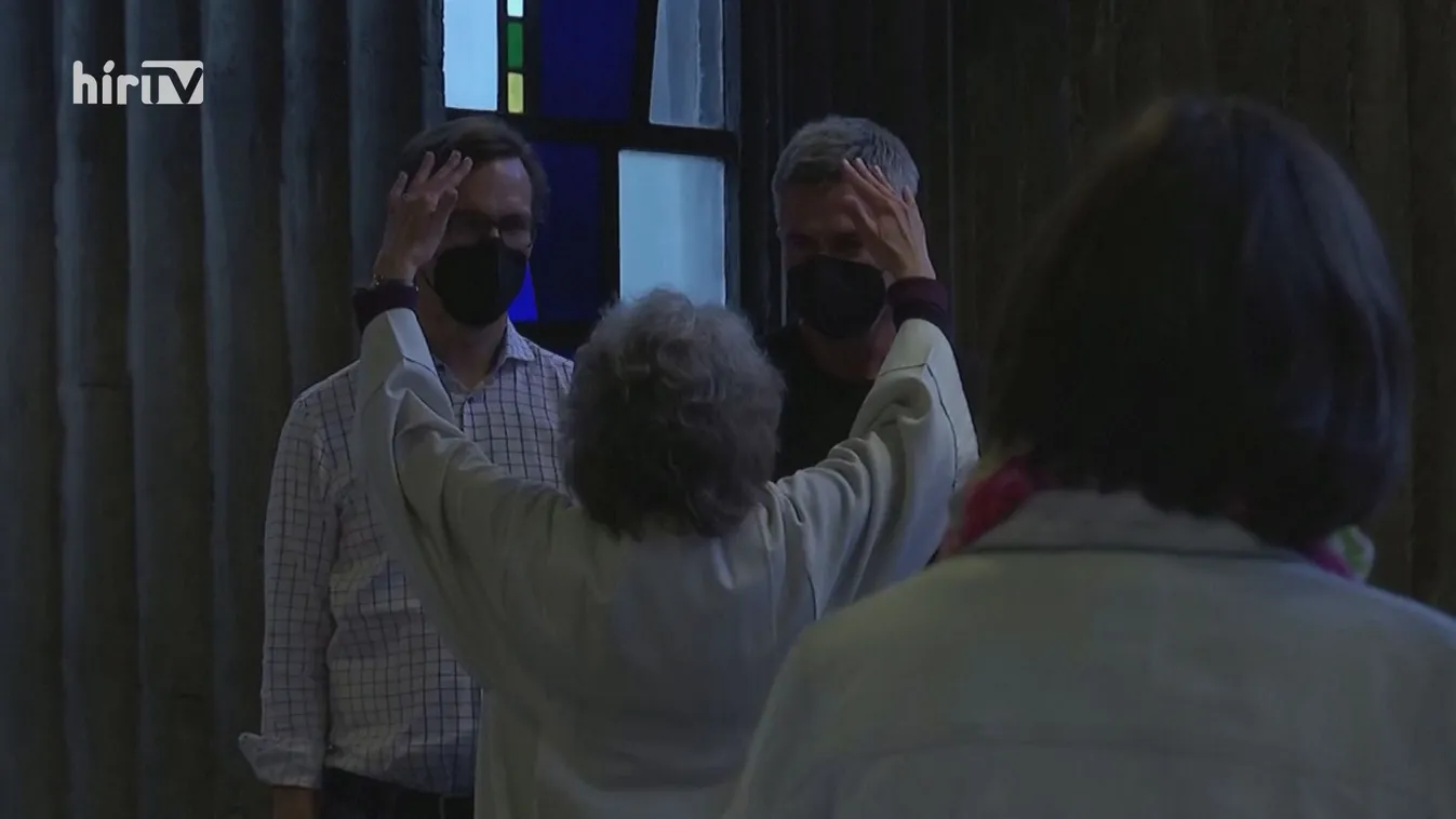 Azonos nemű párokat áldanak meg német papok