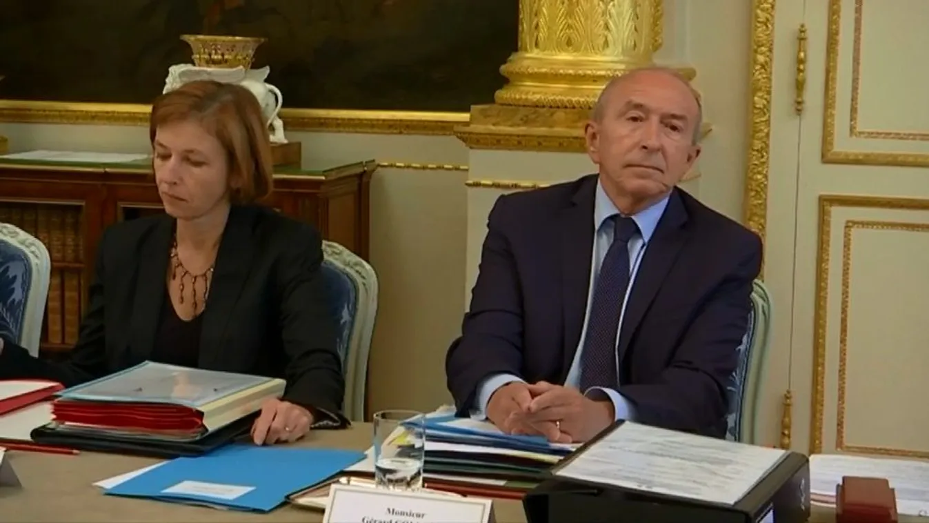 A viták miatt lemondott Macron belügyminisztere