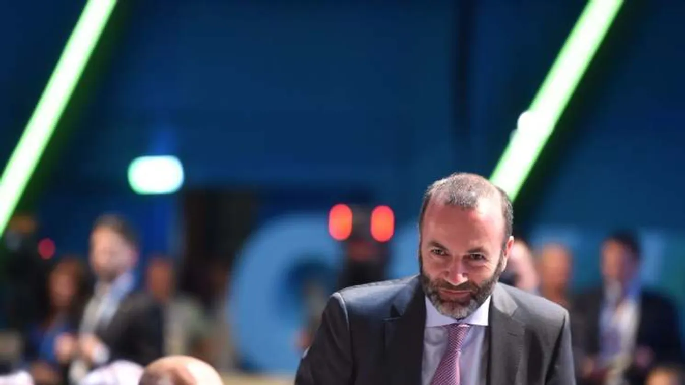 Manfred Weber mindenáron megszavaztatná az alapszabály-módosítást