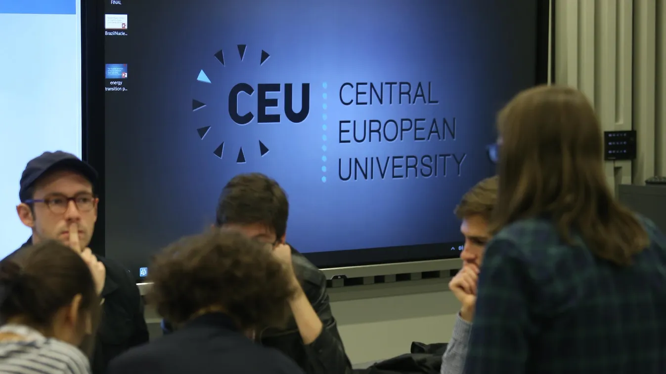 Navracsics reméli, hogy mielőbb rendeződik a CEU körüli vita