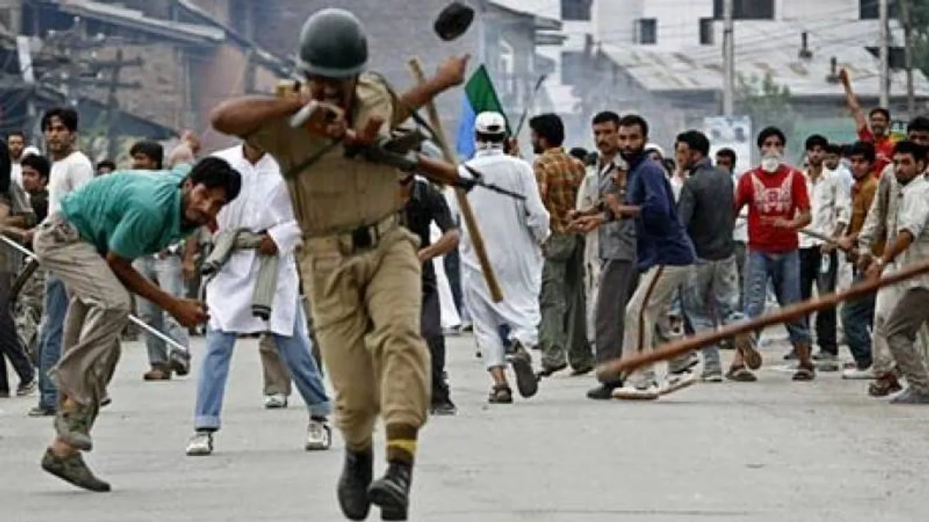 Fellángoltak a harcok Kasmírban
