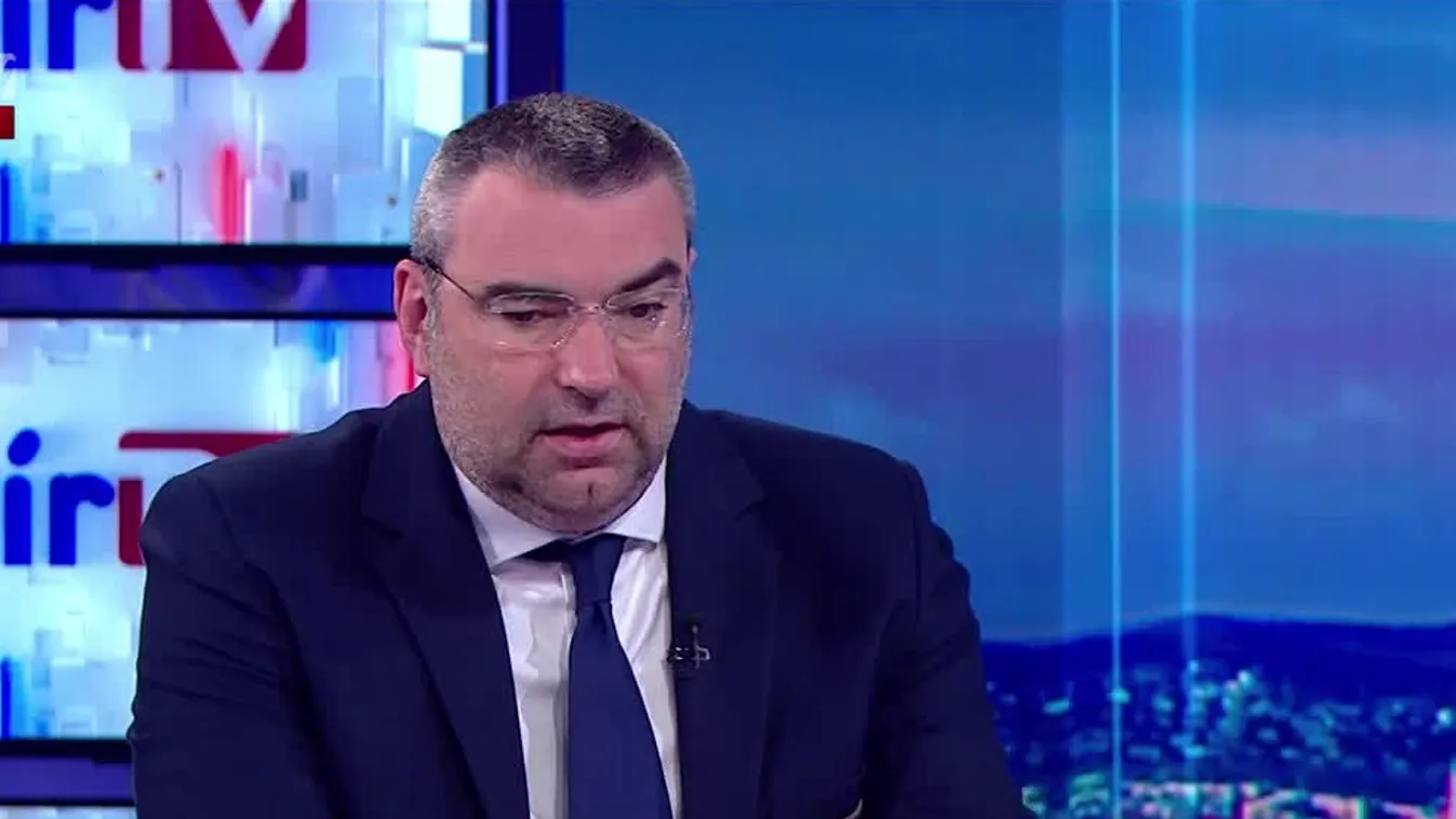 Napindító: Benyújtották a legújabb alaptörvény-módosítást + videó