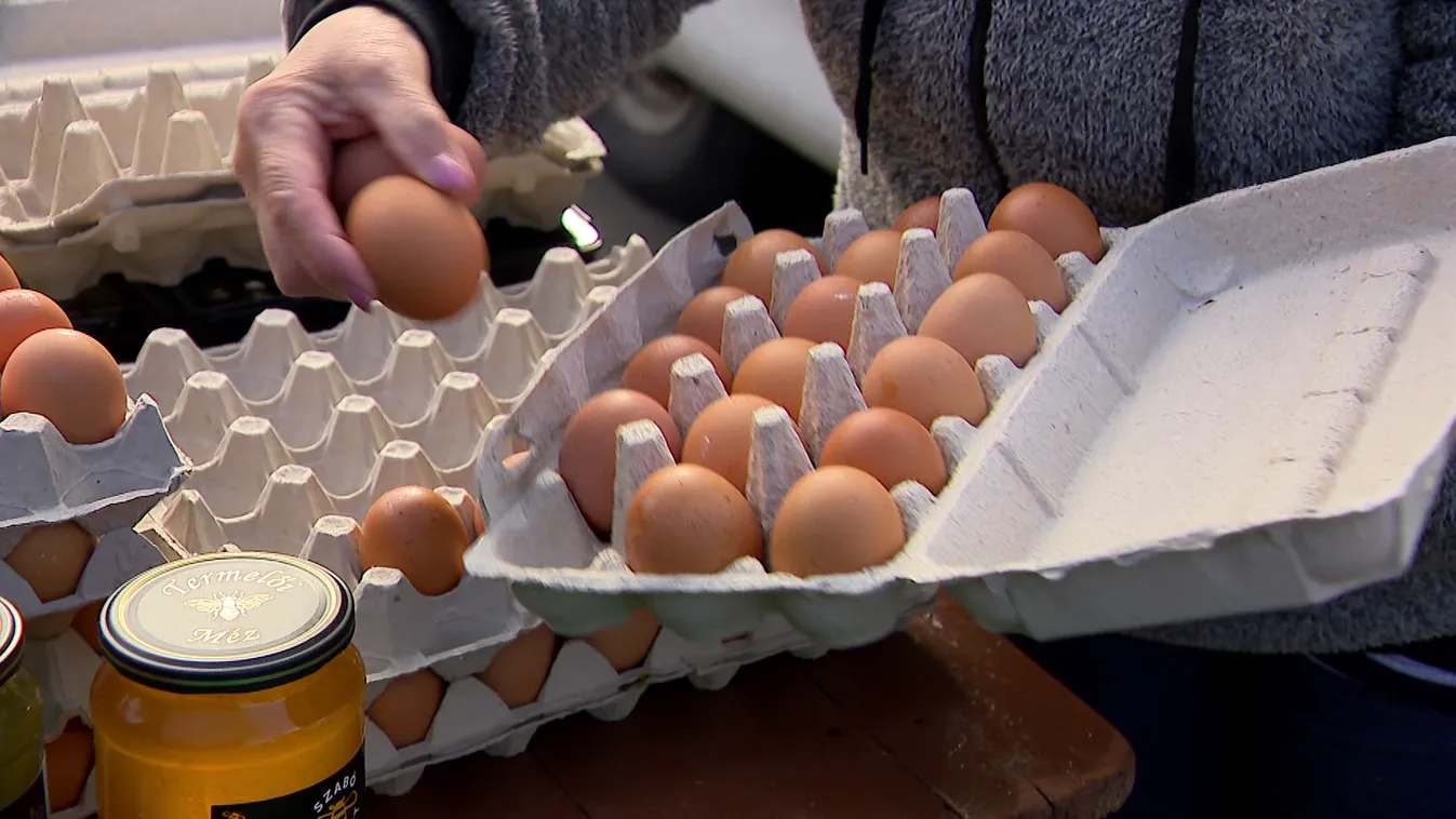 Sokan vásárolnak tojást és burgonyát a piacokon