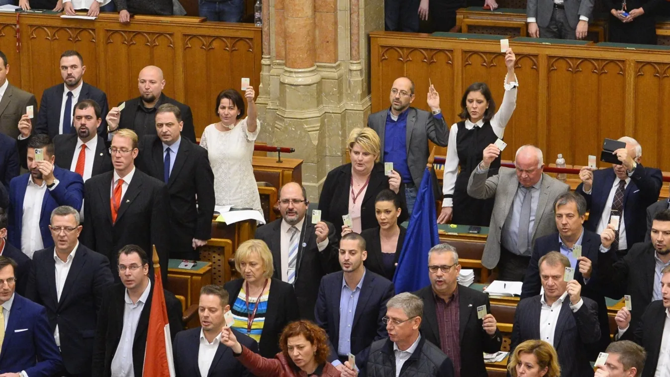 A „jobbikos huligánok és liberális anarchisták” semmitől sem riadtak vissza