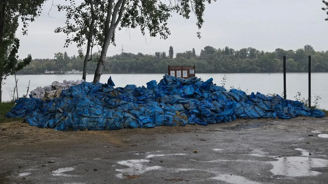 Egyesület a Római Partért: A Római-part 70 hektáros területe Budapest legnagyobb nyilvános fertőző pöcegödre!