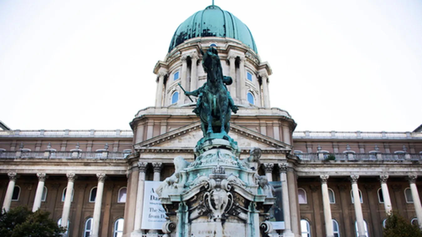 Fél év múlva látogatható az újjászületett Szent István-terem a Budavári Palotában