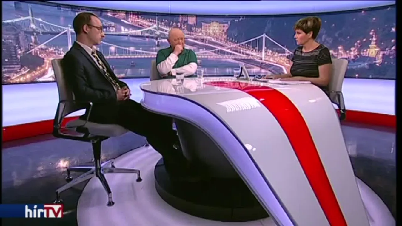 Botrány botrány hátán