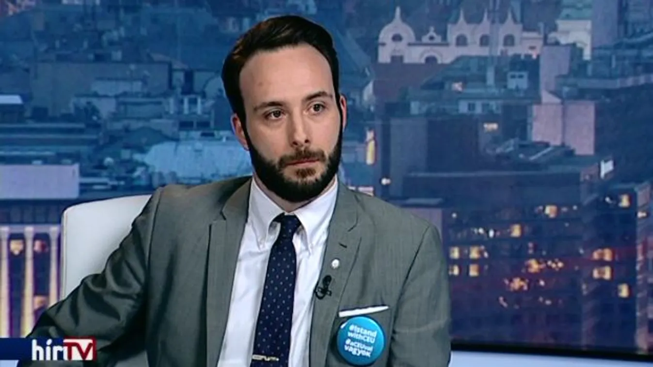 Csalódottak, tovább tüntetnek