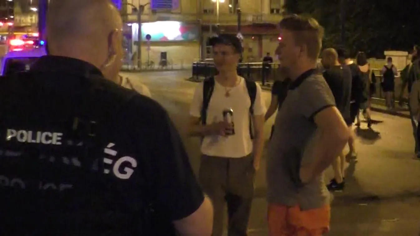 Csúcsra járatott demonstráció - pucér feneket villantott „a bátor” KATA-tüntető + videó