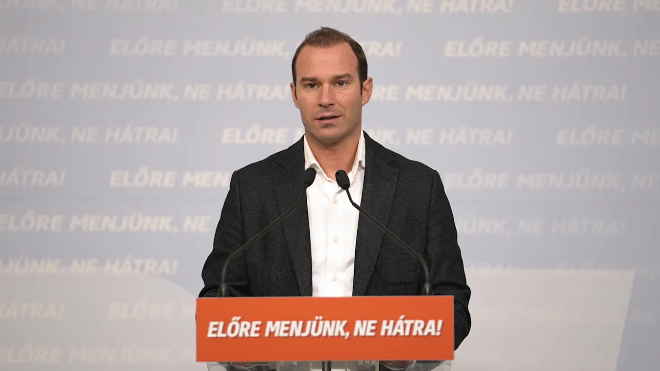 Hollik István: Egyre mélyebbre süllyed a dollárbaloldal