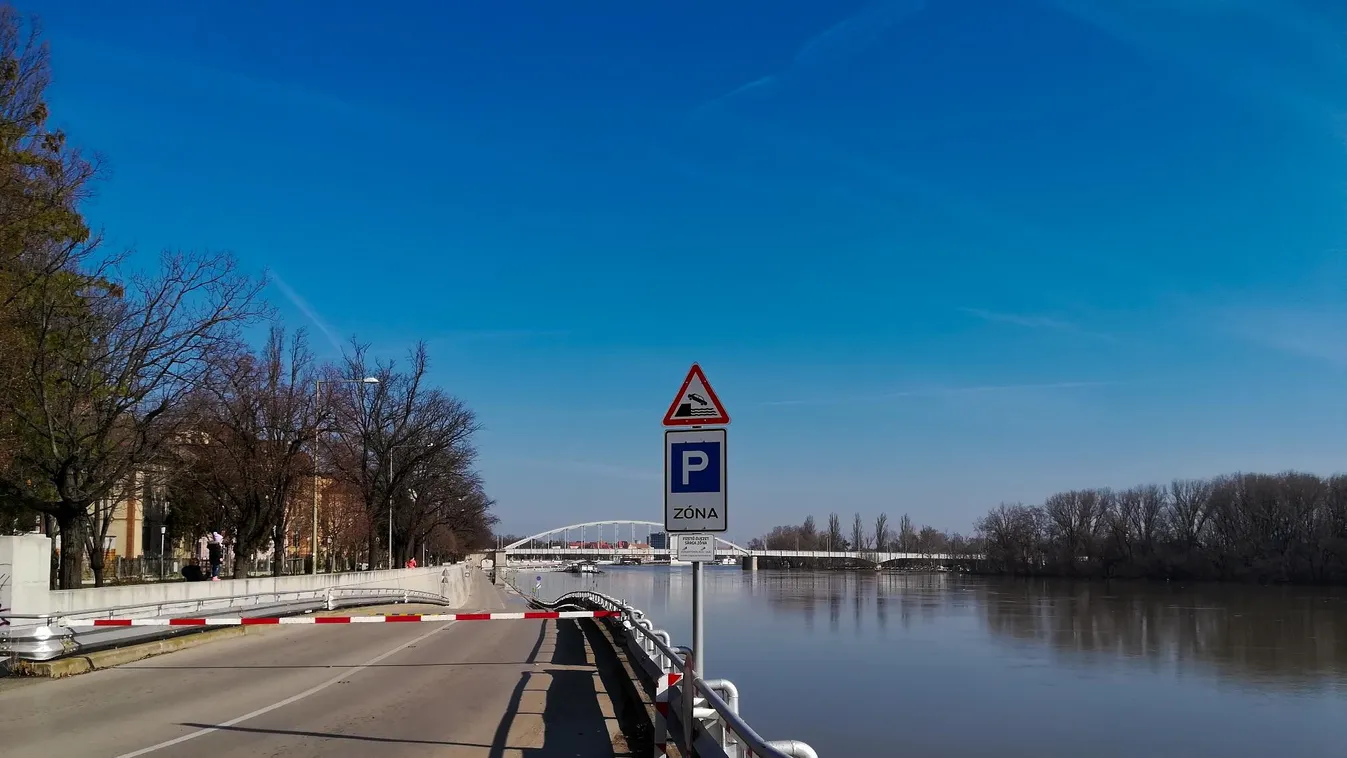 A Tisza áradása miatt lezárták a szegedi rakpartot