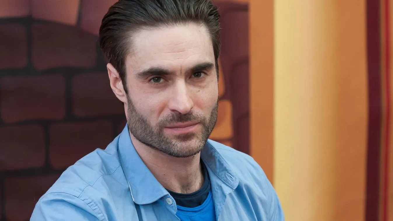 Apáti Bence: Csoda! Karácsony nem ígérget, Gajda Péter újra lát!