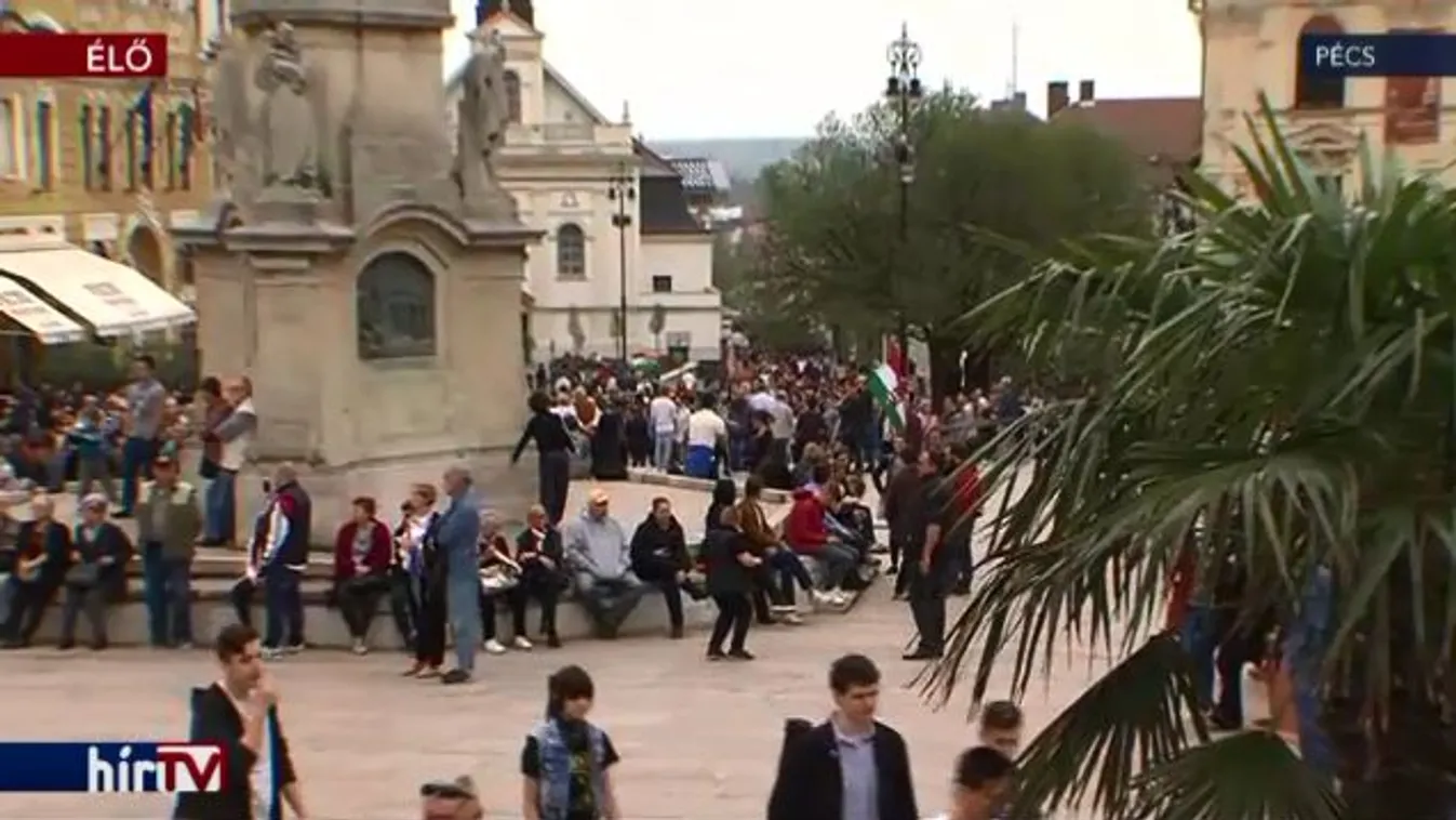 A NER fullasztó rendszere ellen tüntettek