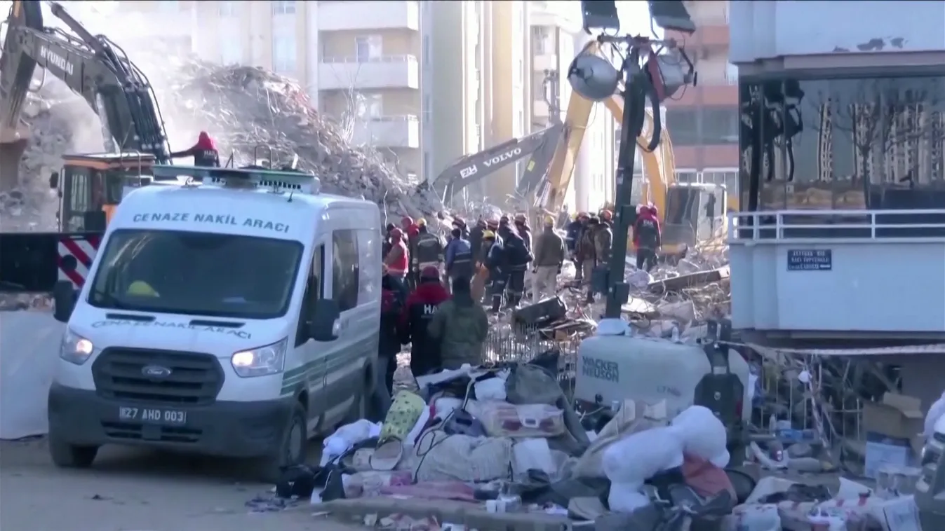 Radar - Hazaérkeztek a magyar mentőcsapatok Törökországból