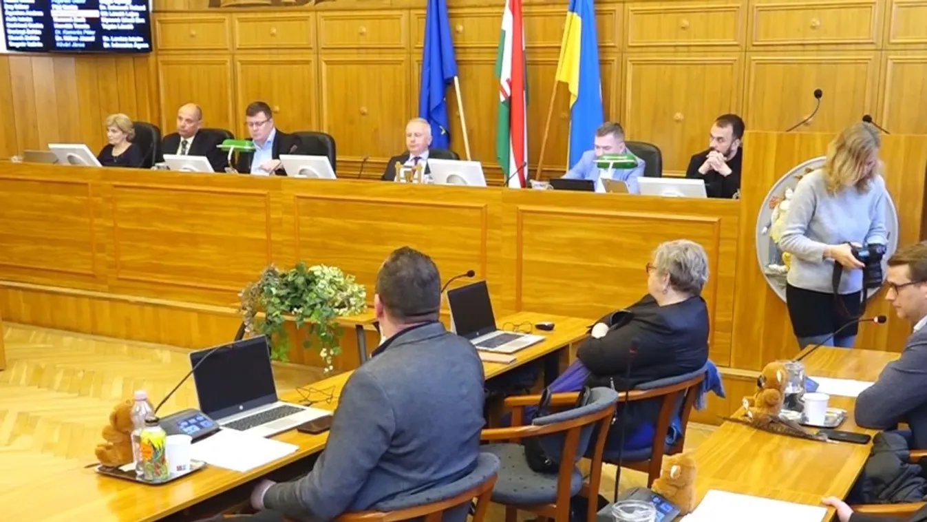 Újabb kádermentésről határozott Pécs baloldali városvezetése + videó