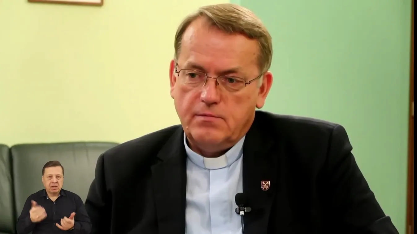 Megbüntettek egy lengyel papot, miután bírálta a homoszexuálisokat