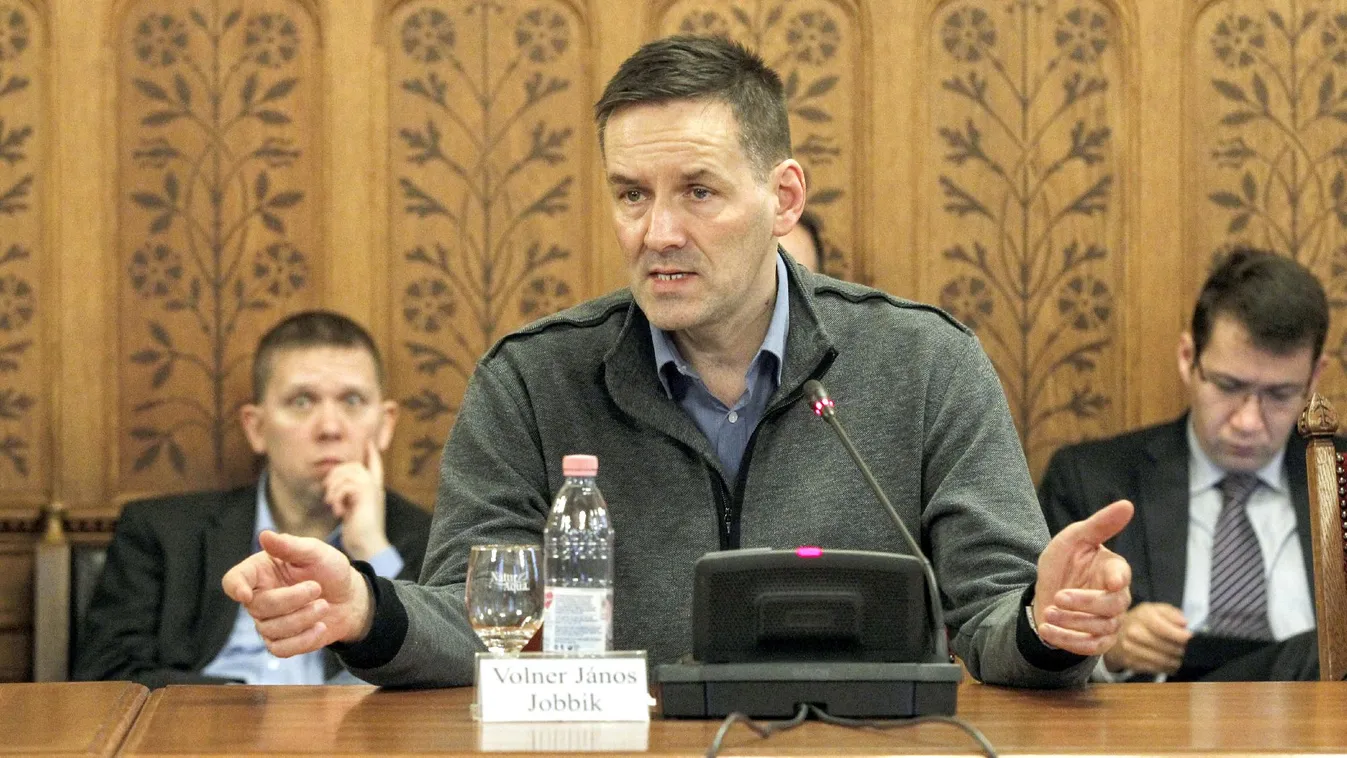 Válasz – Newsroom