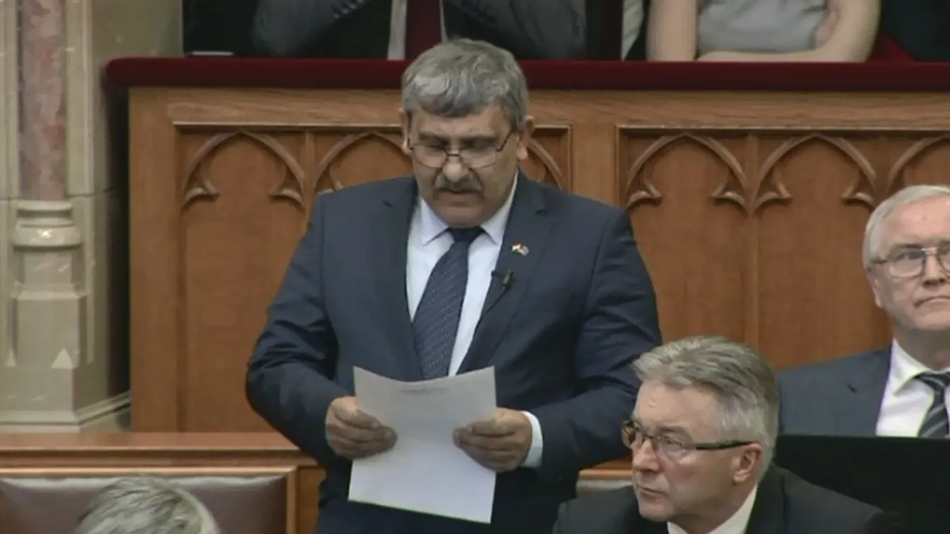 Farkas Félix: Sneider méltatlan arra, hogy az Országházban üljön