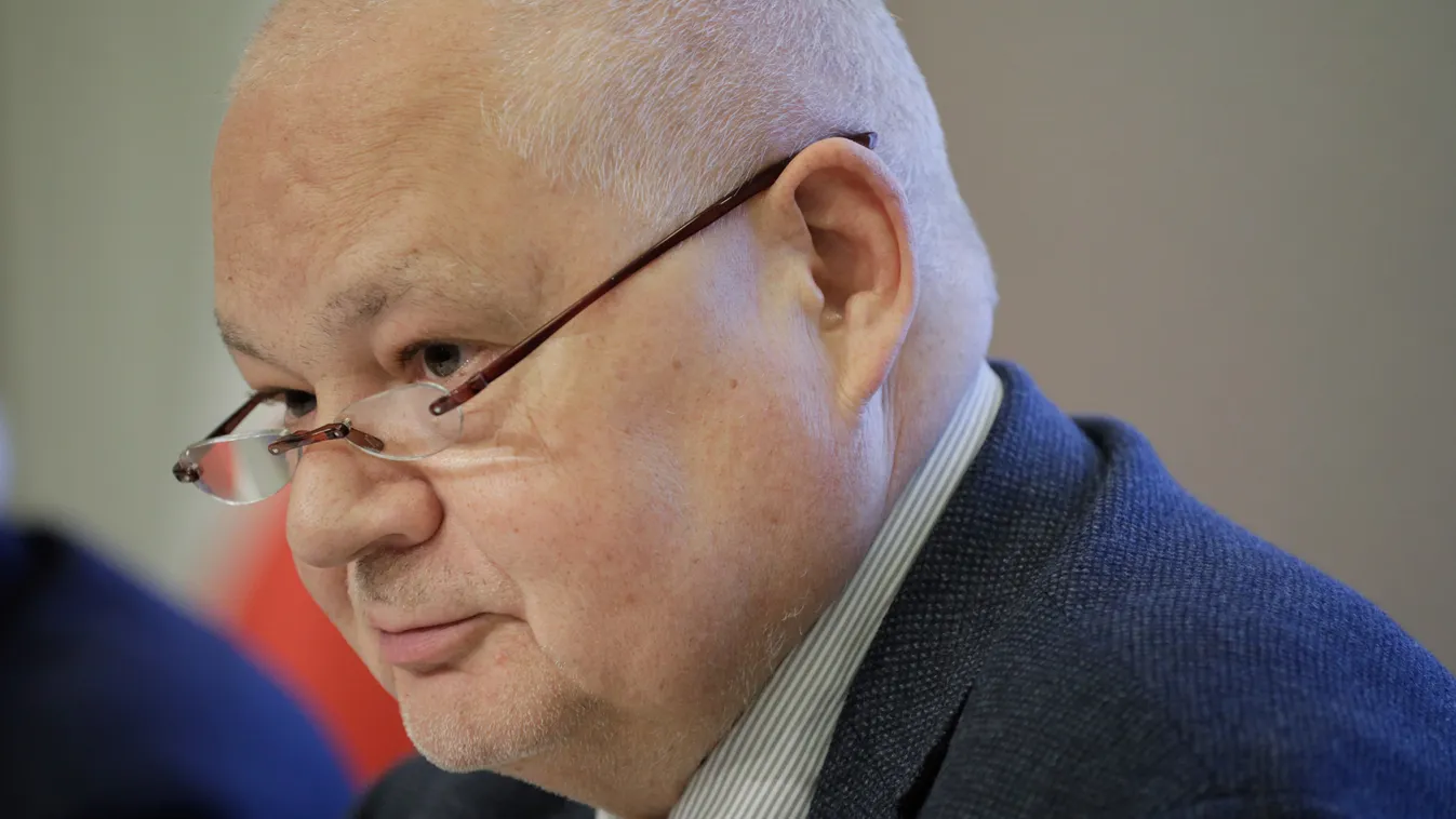 Tuskék már a jegybankelnöknek is nekimentek