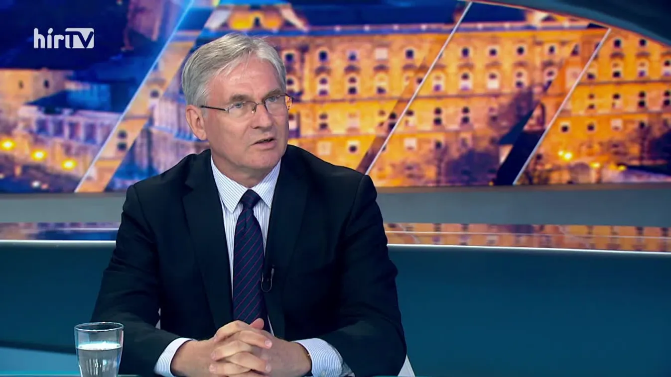 Magyarics Tamás: Sokakat érintő szigorításról döntött az USA bevándorlás-ügyben