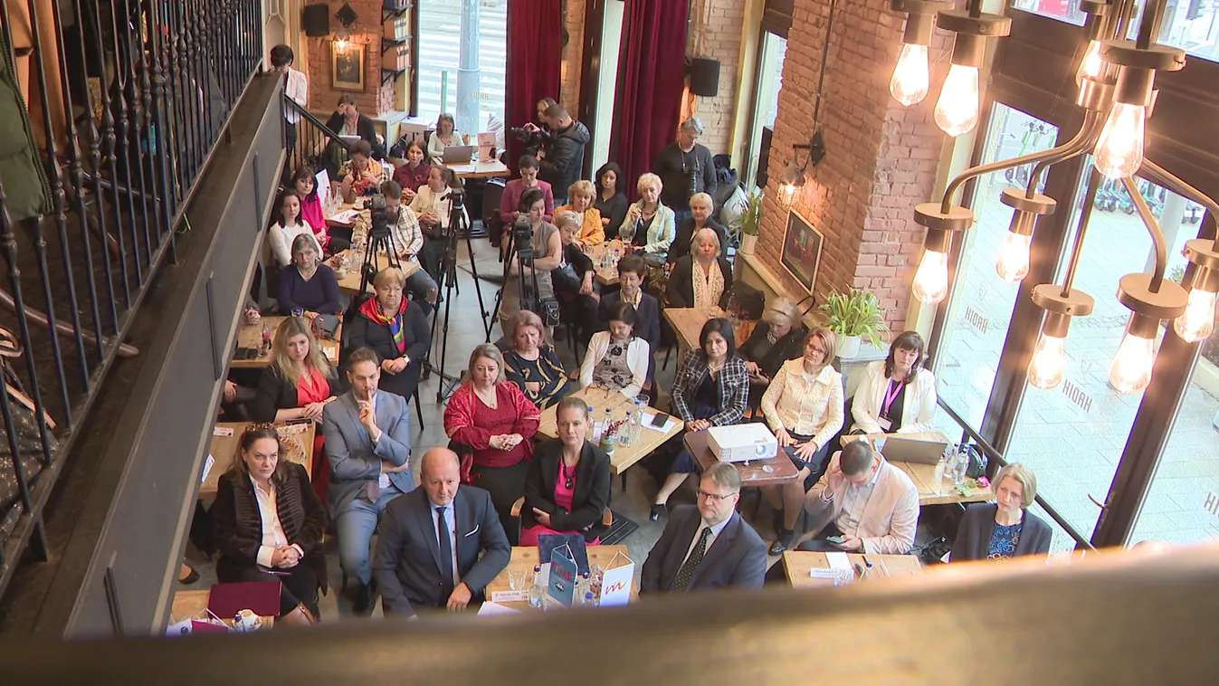 Nőnapi konferencián tisztelegnek az Európában élő lányok és asszonyok elött + videó