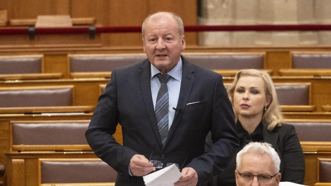 Simicskó István: Manfred Weber meghirdette, hogy Magyar Péter a jövő, ez nagyon durva beavatkozás + videó