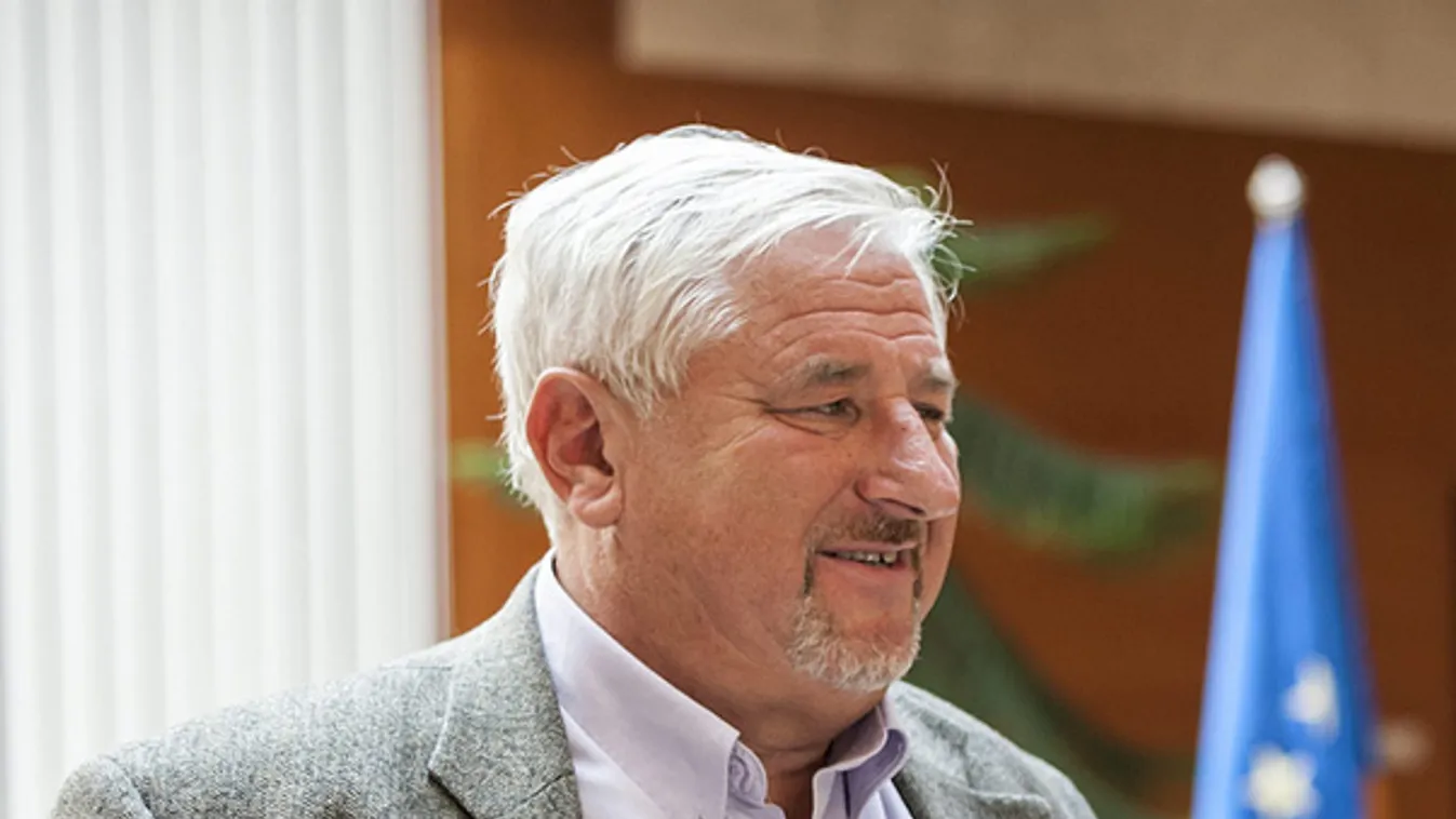 Oszlopháború –  Magyarország élőben