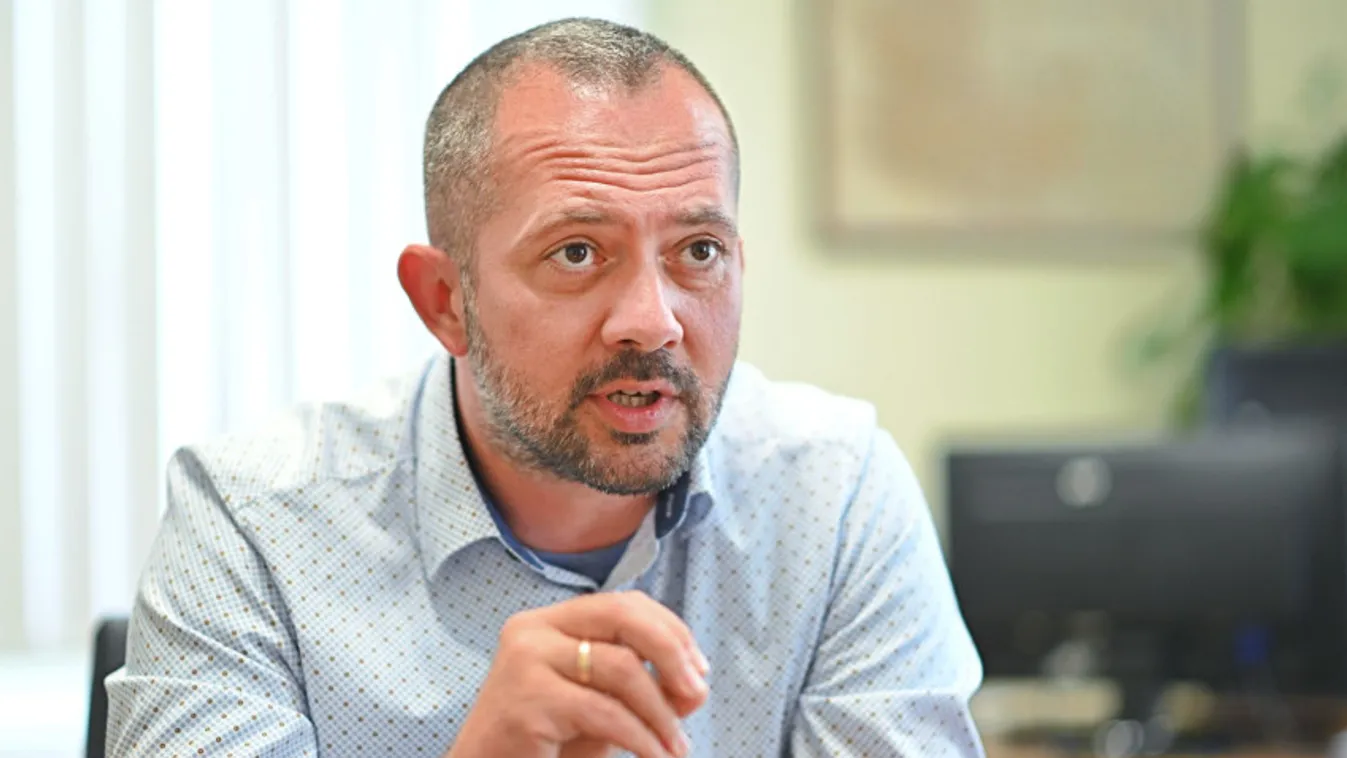 Gyopáros Alpár: a Magyar falu program elindulása óta több mint 73 milliárd forintból újultak meg falusi utcák