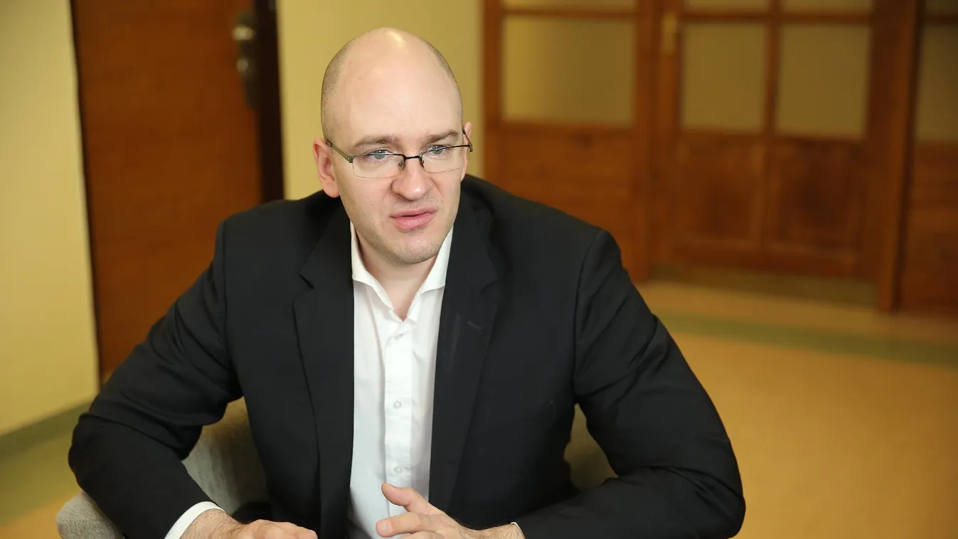 Féknyúz: A jobbikos Z. Kárpát Dániel és a megélhetés esete