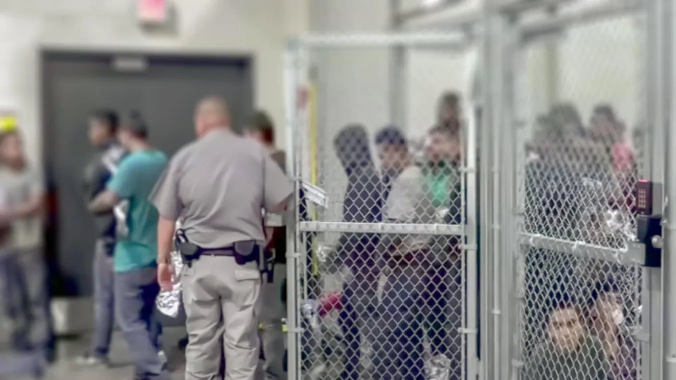 Vétkes hanyagsággal vádolják a mexikói bevándorlási hivatal vezetőjét a menekülttábori tűzvész miatt