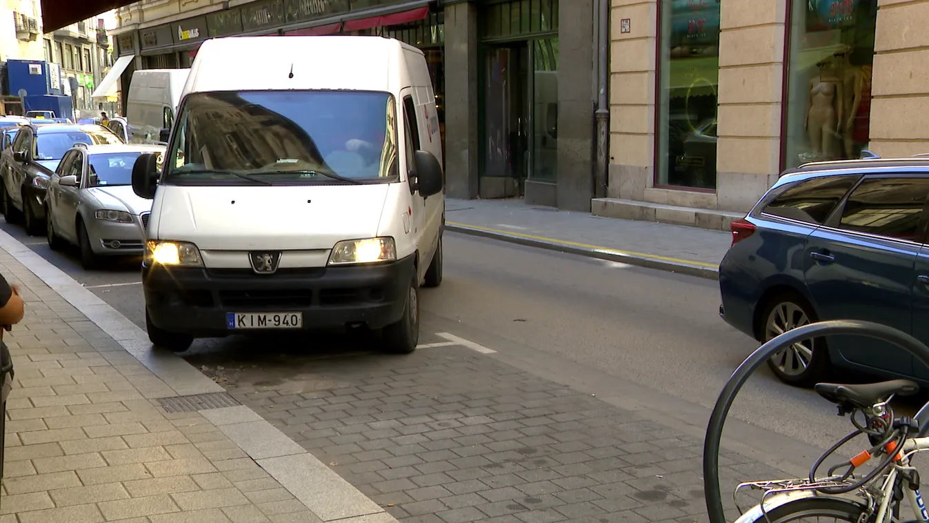 120 parkolóhelyet szüntetett meg Erzsébetvárosban Niedermüller Péter