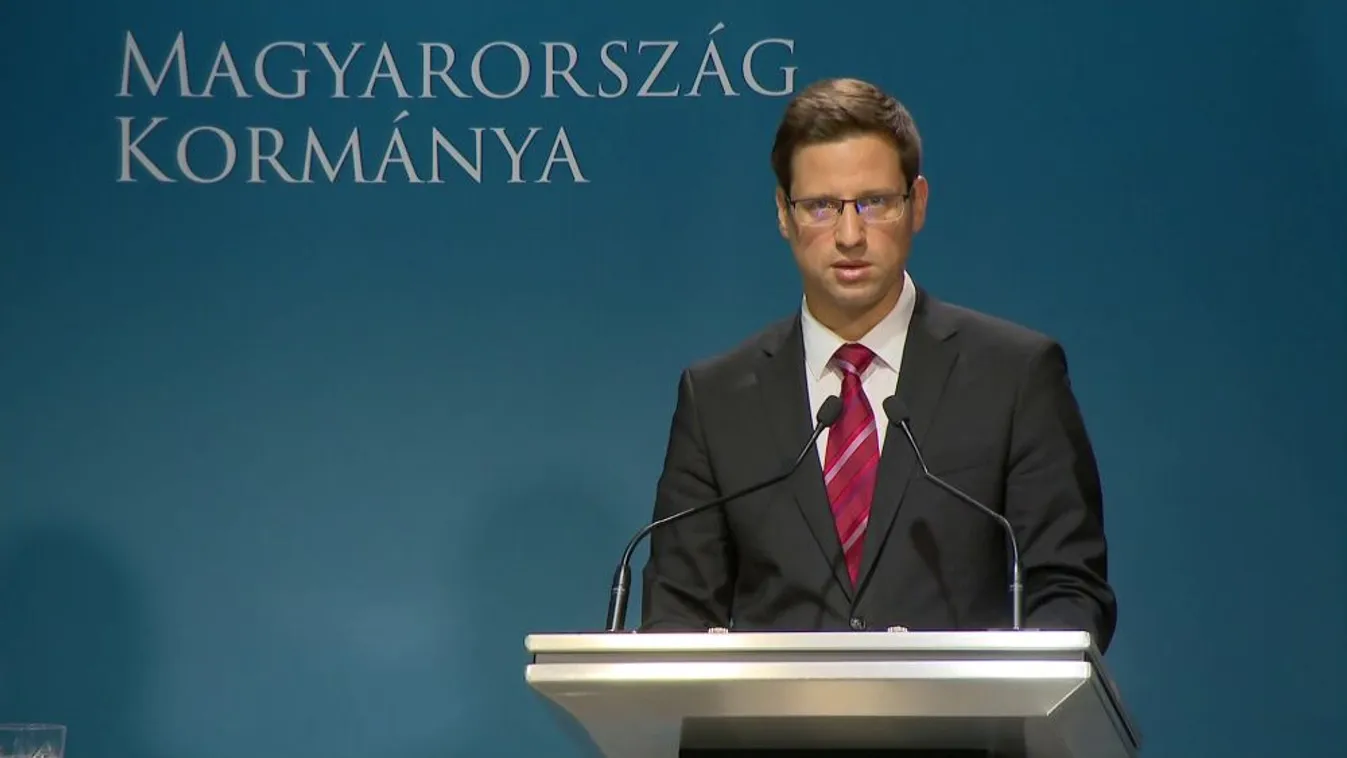 Gulyás: Külső határvédelemre kellene fordítani a bevándorlók támogatására szánt összegeket